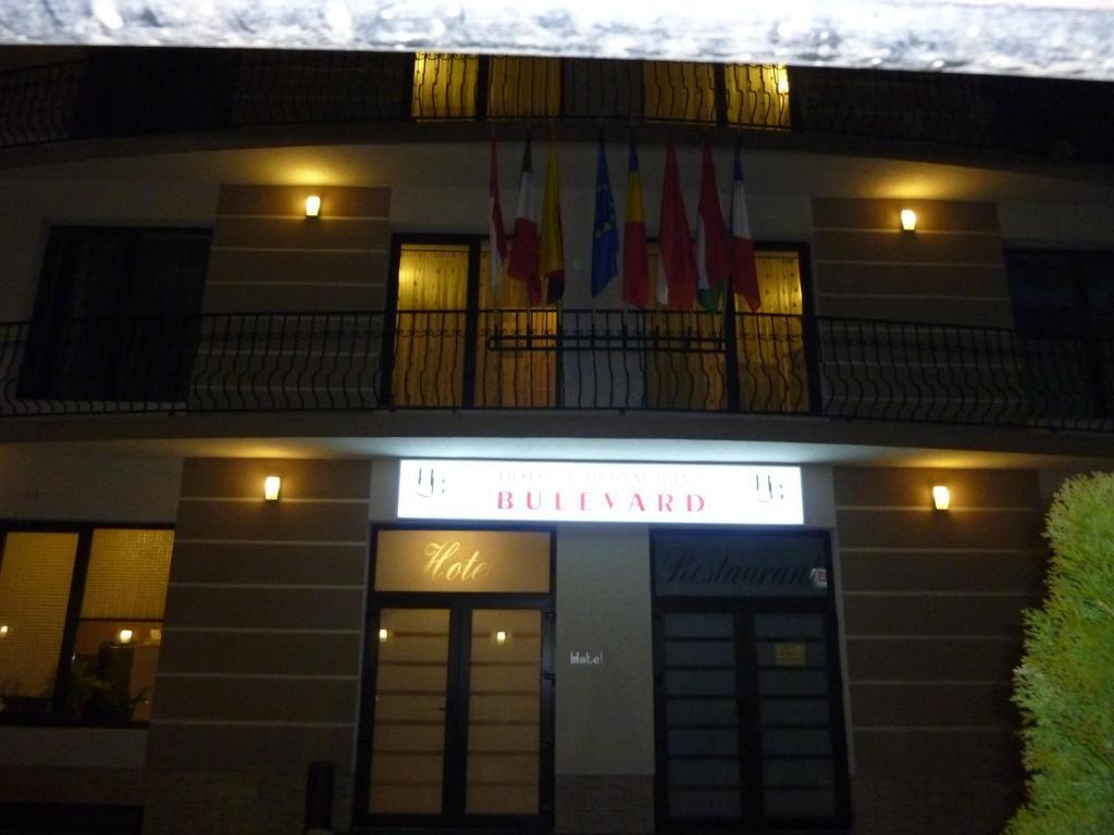 Hotel Bulevard Oradea Exteriör bild