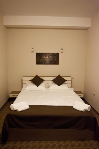 Hotel Bulevard Oradea Rum bild